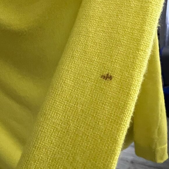 JENNIFER LÓPEZ Yellow vibrant Round-Neck Sweater Cardigan Lightweight Size L - Picture 4 of 5